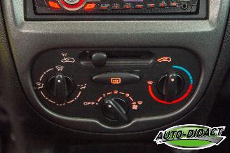 Peugeot 206 1.4 Forever picture 9