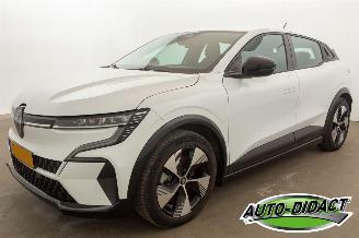 Unfallwagen Renault Mégane E-Tech No Active crash mode SOH 95% EV60 Optimum Charge Business Ed. 2024/2