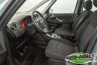 Ford Galaxy 2.0-16V Ghia Motorschade picture 23
