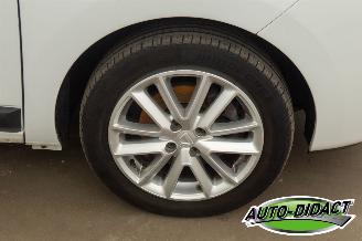 Dacia Lodgy 1.3 TCe Comfort 7p. Motorschade picture 31