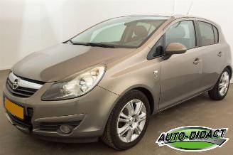 uszkodzony samochody osobowe Opel Corsa 1.4-16V Airco \\\\\\\'111\\\\\\\' Edition 2010/6