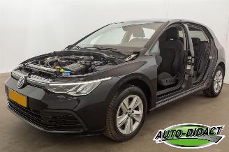 krockskadad bil auto Volkswagen Golf 1.0 eTSI Automaat Digi Dash Life 2021/5