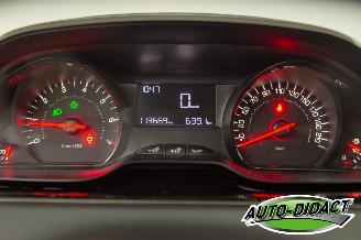 Peugeot 208 1.0 VTi Airco 113.669 km NAP LIKE picture 6