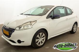 škoda osobní automobily Peugeot 208 1.0 VTi Airco 113.669 km NAP LIKE 2014/10