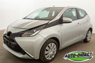 škoda osobní automobily Toyota Aygo 1.0 X-Play Airco Camera 2017/3