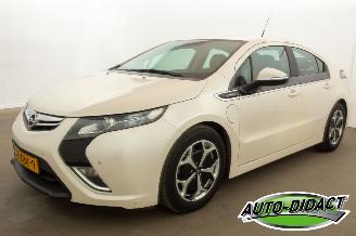 Vaurioauto  passenger cars Opel Ampera 1.4 Hybrid Automaat Navi Camera 2012/5