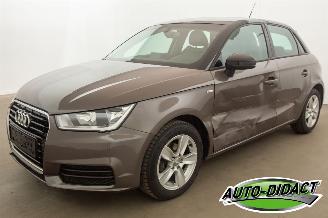krockskadad bil auto Audi A1 1.0 TFSI Navi Airco Leder 2016/11