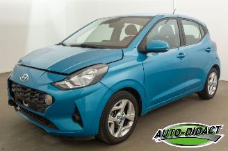Vaurioauto  passenger cars Hyundai I-10 1.0 49kW Automaat 31.592 km Airco Navi Camera 2021/7