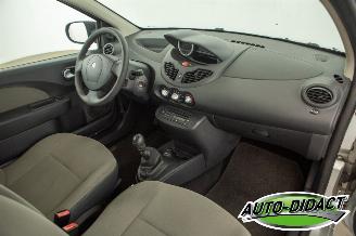 Renault Twingo 1.2-16V Airco Authentique picture 15
