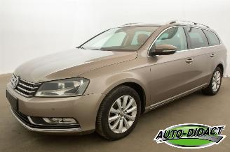 uszkodzony samochody osobowe Volkswagen Passat 1.6 TDI Navi Clima Comfortline 2012/2