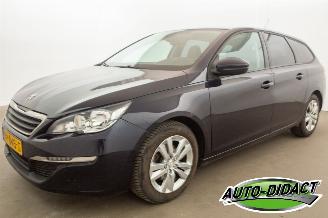 uszkodzony samochody osobowe Peugeot 308 1.6 BlueHDI Navi Clima Leder Blue Lease Pack 2015/12