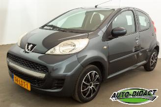 krockskadad bil auto Peugeot 107 1.0-12V Airco Sublime 2010/3