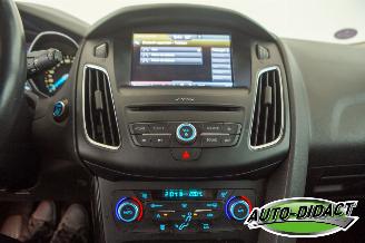 Ford Focus 1.0 92 kw VERBRUIKT KOELVLOEISTOF Navi Clima Titanium Edition picture 12