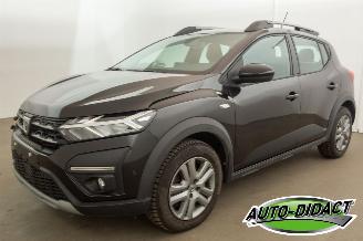krockskadad bil auto Dacia Sandero 1.0 67kW 35.315 km Navi Camera Airco Comfort 2022/11