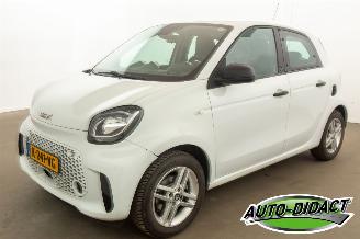 Schadeauto Smart Forfour EQ 18 kWh Automaat Clima Essential 2021/3