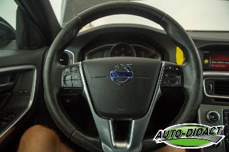 Volvo V-60 2.0 D3 Navi Summum picture 5