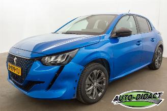 krockskadad bil auto Peugeot e-208 e-208 50 kWh EV Automaat Active Pack Navi 2022/11