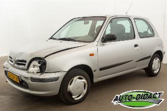 Coche accidentado Nissan Micra 1.0 Automaat GX N-CVT 1999/11