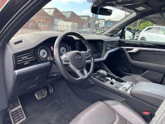 Volkswagen Touareg 3.0 TDI R-Line 4Motion Panorama picture 12
