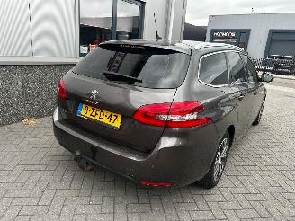 Peugeot 308 1.2 e-THP 81kw Allure picture 10