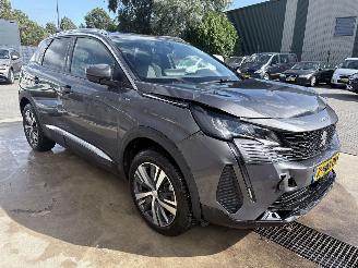Vaurioauto  passenger cars Peugeot 3008 1.6 Hybrid 225 GT 2021/1