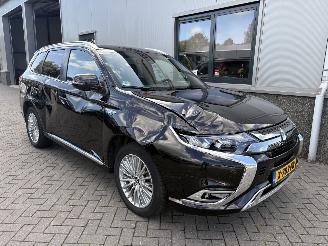 Unfallwagen Mitsubishi Outlander 2.4 PHEV S-Edition 2018/10
