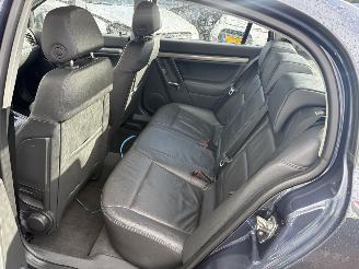 Opel Vectra 1.8 16V Executive Automaat picture 13