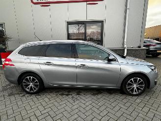 Peugeot 308 1.2 PureTech Allure Automaat picture 3