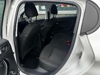 Peugeot 208 1.6 BlueHDi Blue Lease picture 26