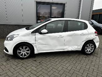 Peugeot 208 1.6 BlueHDi Blue Lease picture 31