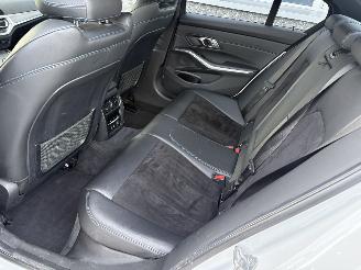 BMW 3-serie 330i M-Pakket High Executive Automaat picture 32