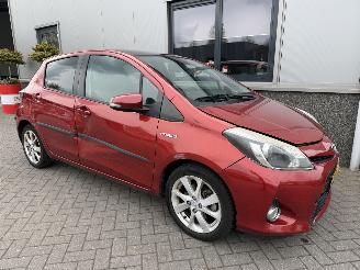 Schadeauto Toyota Yaris 1.5 Full Hybrid Dynamic 2012/7
