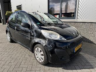 skadebil auto Peugeot 107 1.0 Acces Accent 2013/6