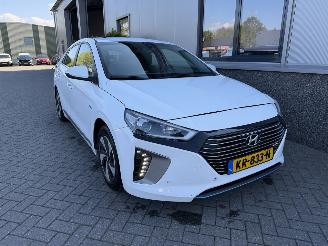 damaged passenger cars Hyundai Ioniq 1.6 GDI First Edition 2016/11