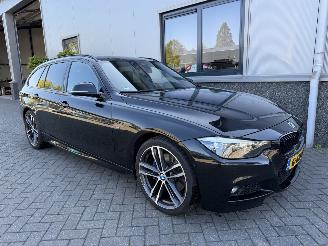 Vaurioauto  passenger cars BMW 3-serie 318i M Sport Touring Corporate Lease 2019/11
