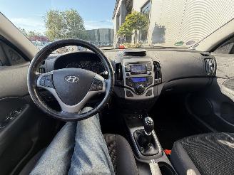 Hyundai I-30 1.4 i-Motion picture 16