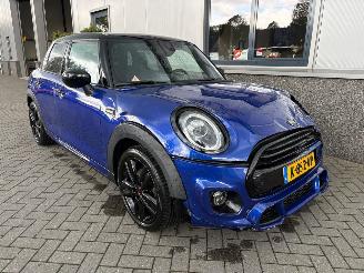 krockskadad bil auto Mini Cooper 1.5 Cooper Dalston Edition 2021/3