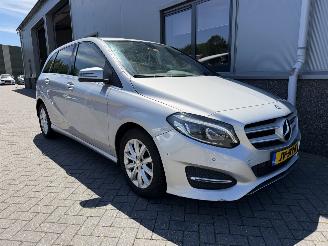 skadebil auto Mercedes B-klasse 180 d Ambition 2016/7