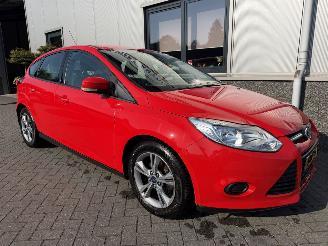 Damaged car Ford Focus 1.0 EcoBoost 2014/4