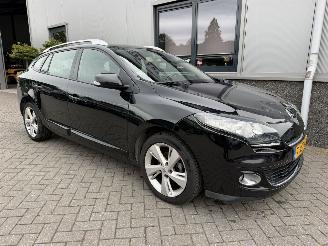 krockskadad bil auto Renault Mégane 1.2 TCe Collection Estate 2013/7