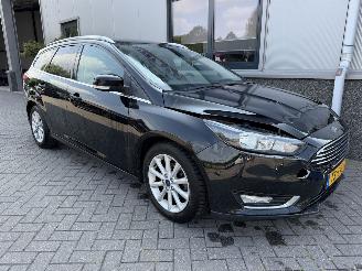 Unfallwagen Ford Focus 1.0 Trend Wagon Automaat 2017/12