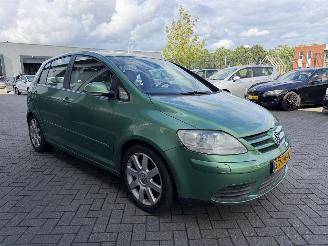 krockskadad bil auto Volkswagen Golf plus 2.0 TDI Sportline Business Automaat. 2007/4