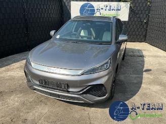 Salvage car BYD Atto 3 Atto 3, SUV, 2022 FWD 60 kWh 2024/5