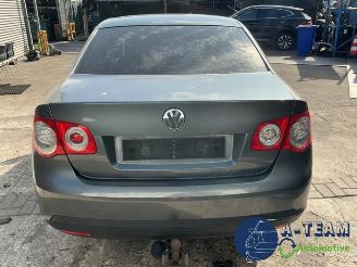 Volkswagen Jetta Jetta III (1K2), Sedan, 2005 / 2010 1.6 FSI 16V picture 17