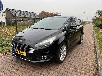 Unfallwagen Ford S-Max vignale no damage 2017/10