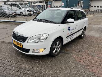 skadebil auto Skoda Fabia 1.2 tdi combi geen schade 2012/8