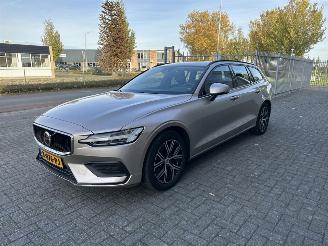  Volvo V-60 2.0 B3 Essential Edition 2024/1