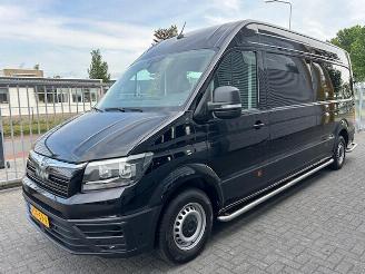 krockskadad bil bedrijf Volkswagen Crafter 35 2.0 TDI L4H3 Highline 2023/3