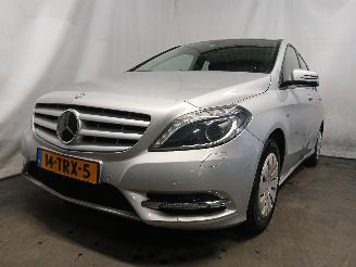 uszkodzony samochody osobowe Mercedes B-klasse B (W246) Hatchback 1.6 B-180 BlueEFFICIENCY Turbo 16V (M270.910) [90kW=
]  (11-2011/12-2018) 2012/4