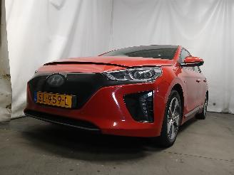 Voiture accidenté Hyundai Ioniq Ioniq Liftback EV (EM09) [88kW]  (03-2016/08-2019) 2018/5